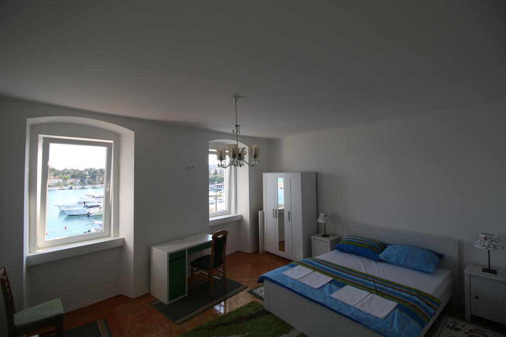 Apartment Ribica Krk Island Zimmer foto